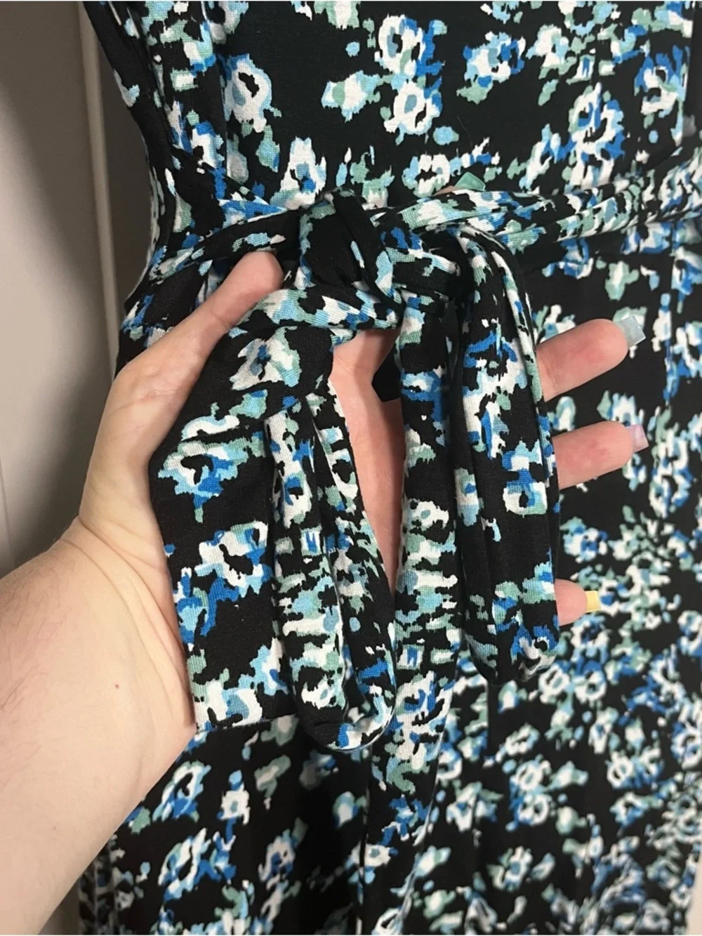 Floral Midi Dress Blue Accents Size Medium Super Soft Wrap Tie Back Boho - Picture 6 of 8